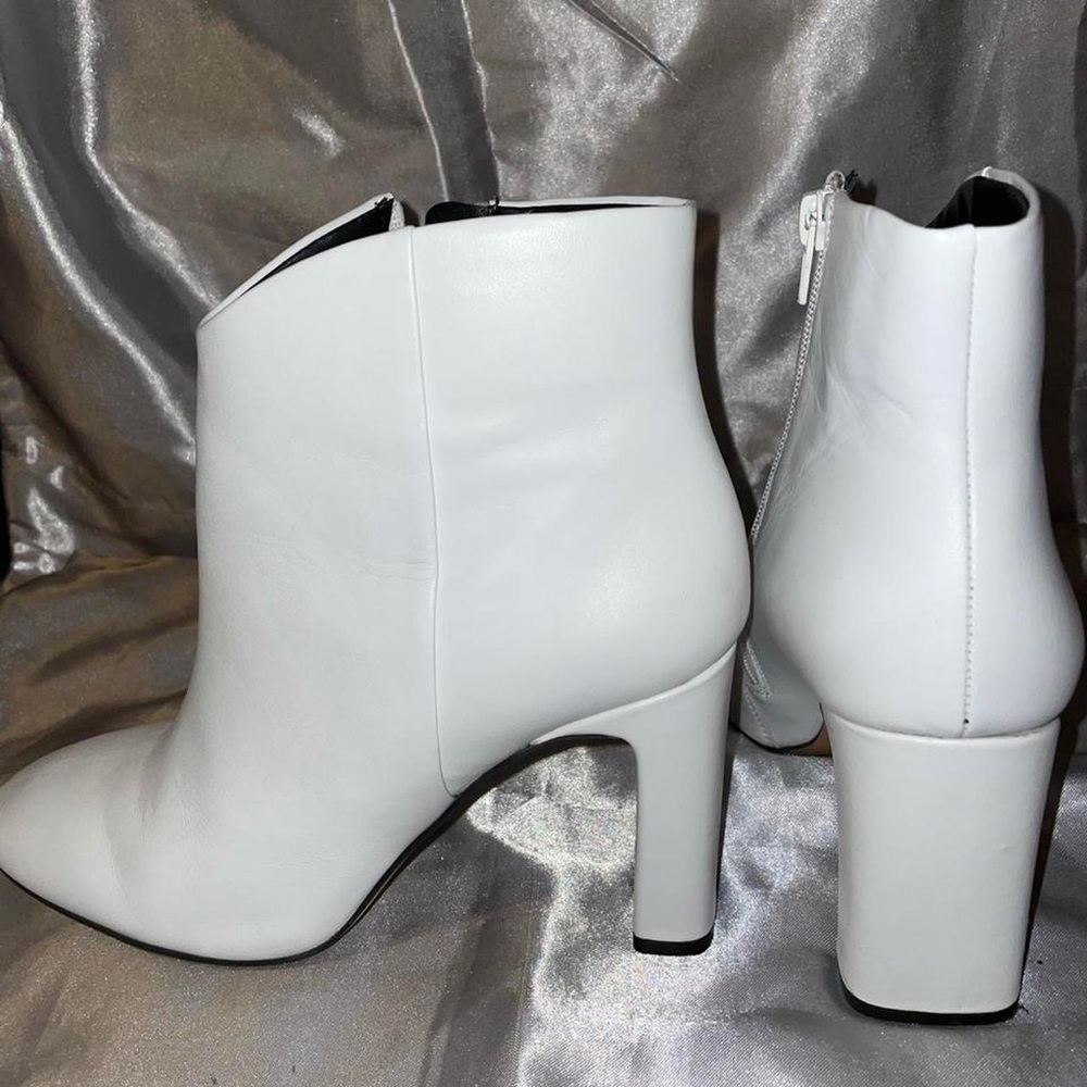 White leather block heeled boot